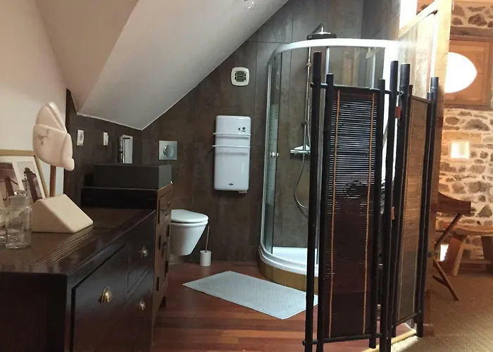 Chantier D'art Contemporain La Serverie Gospodarstwo wiejskie *